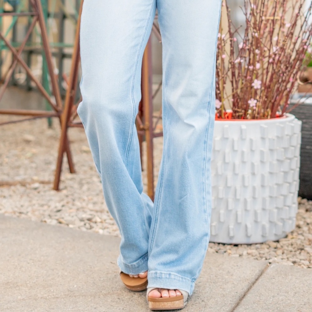 KanCan High waisted Wide leg WHITE Jeans NEW Size 7/27